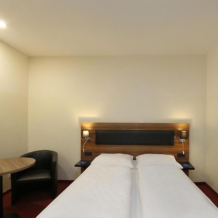 B&B Hotel Berlin-Adlershof Exteriör bild