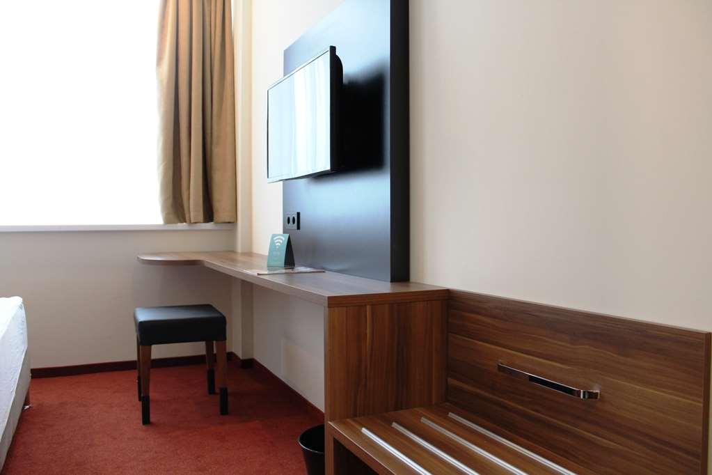 B&B Hotel Berlin-Adlershof Rum bild